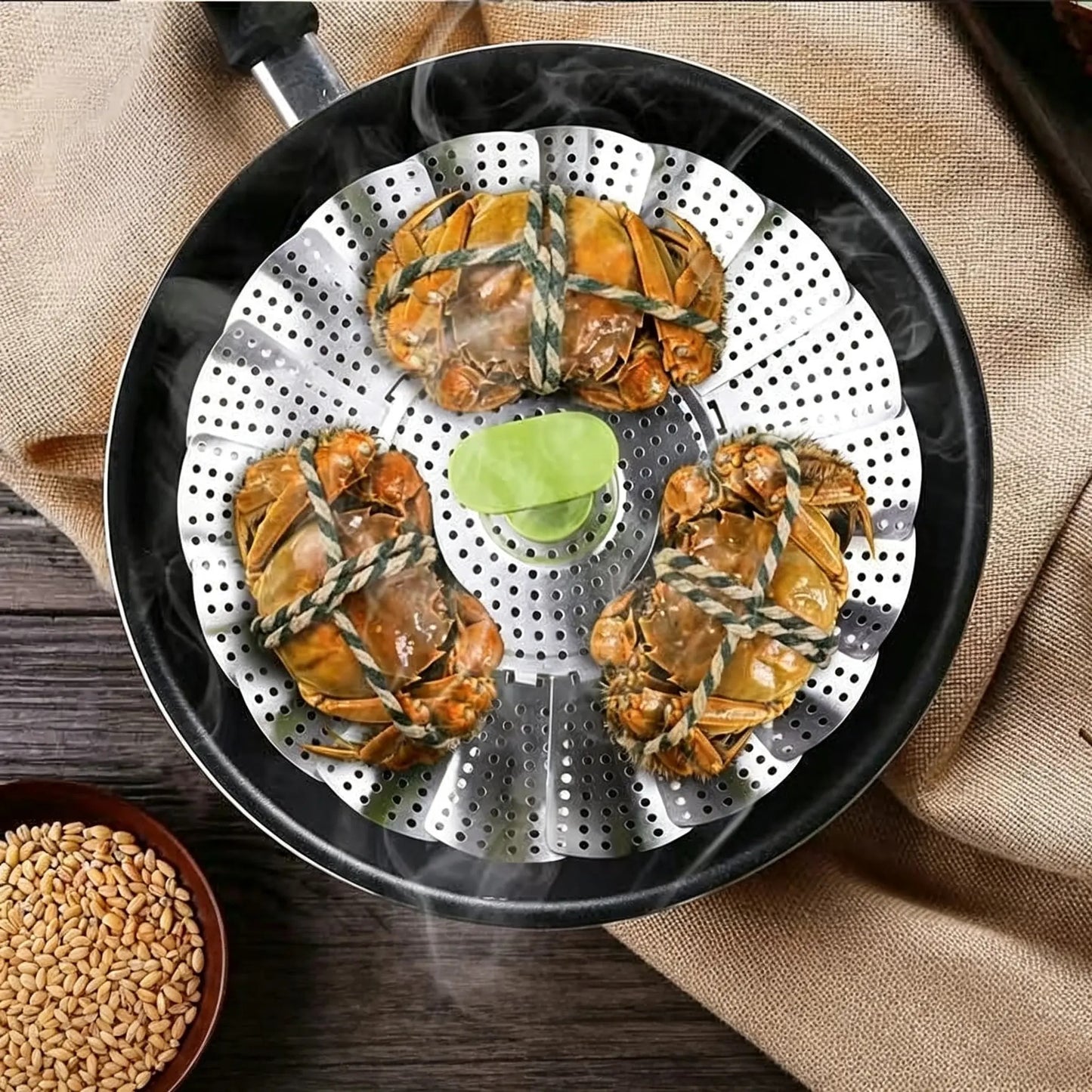 Foldable Stainless Steel Steamer Basket, Adjustable Vegetable Steamer with Handle for Pot Cooking