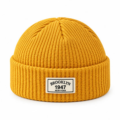 Unisex Cuffed Rib-Knit Beanie – Low-Profile Letter Patch Winter Hat