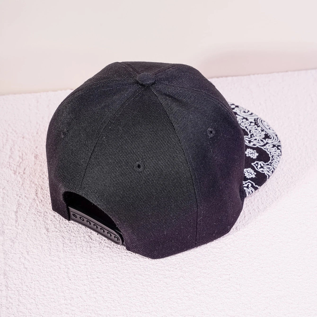 Star Embroidery Paisley Snapback Cap – Streetwear Flat Bill Hat